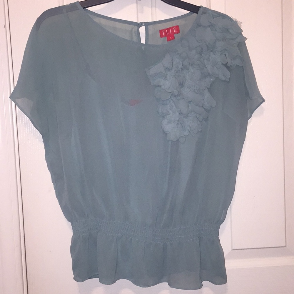 Elle, Never worn